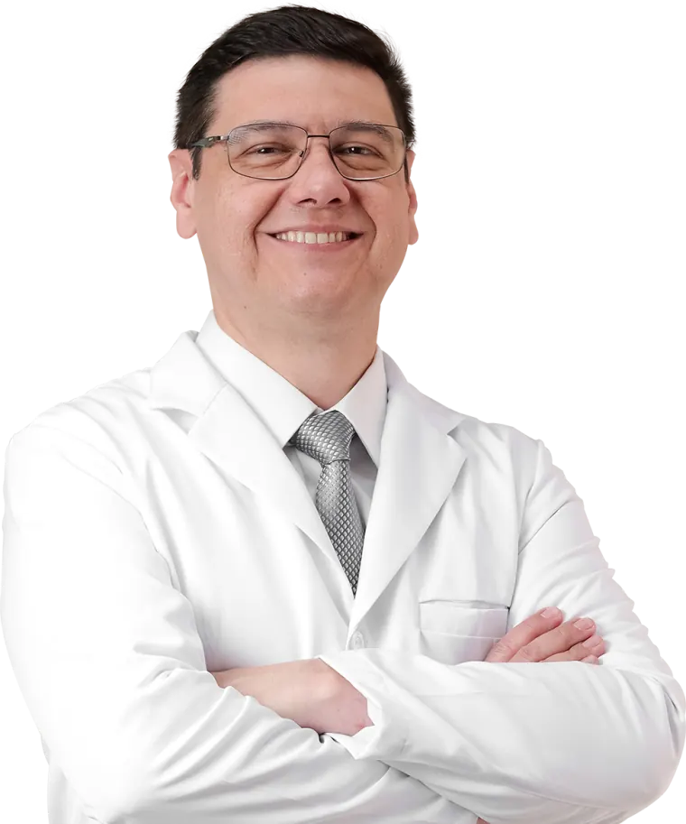 Dr. Marcelo Corvino Nogueira, ortopedista especialista em joelho, em Brasília